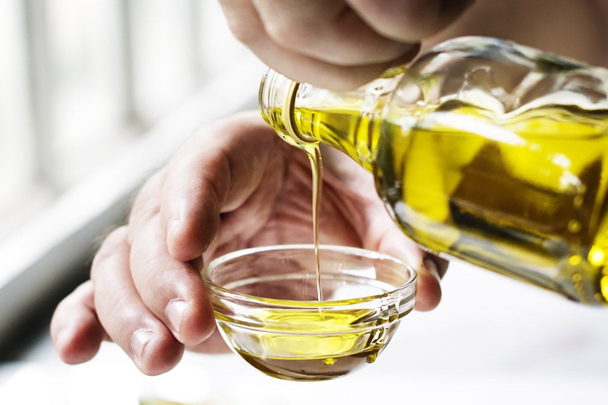 Olive Oil Elegance: DIY Masks for Extra Moisture